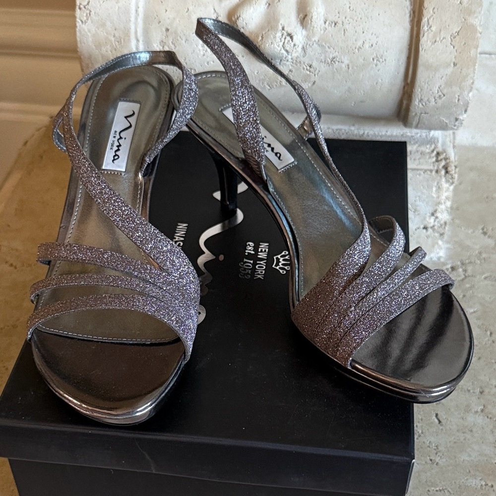 Nina Neely Charcoal Glitter Sandals New
